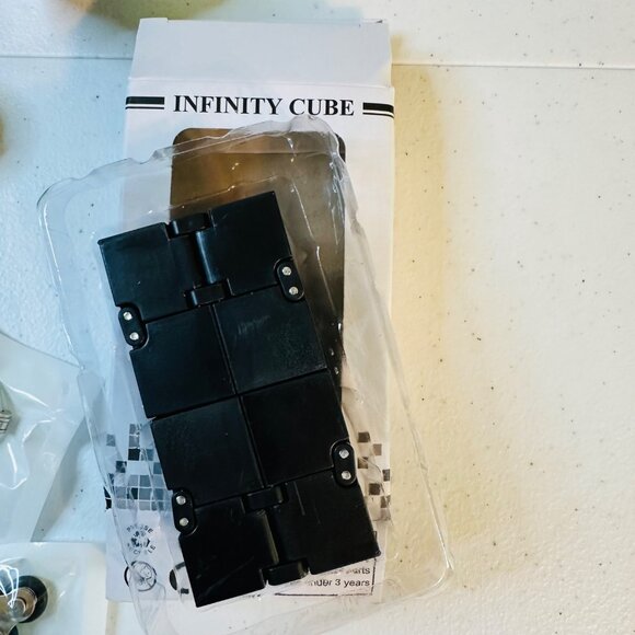 8-Piece Fidget Toy Set For Stress Relief & Focus & decompression - Picture 9 of 9